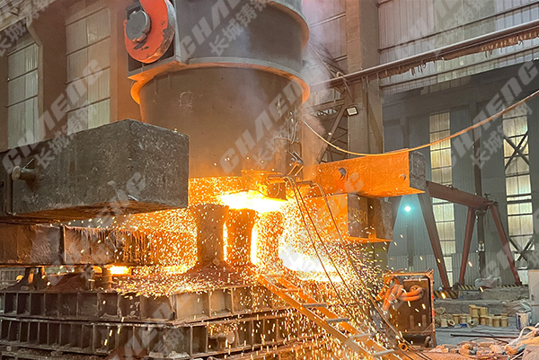 長城鑄鋼電弧爐冶煉澆筑大型鑄鋼件的優勢在哪里？